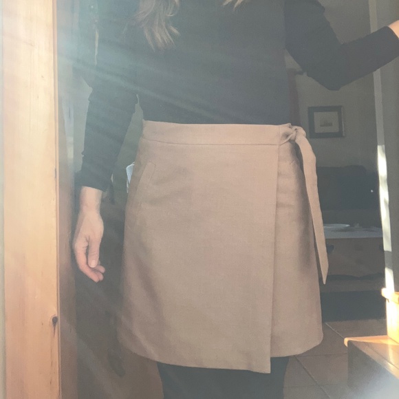 J.Crew Camel Wool Blend Wrap Mini Skirt – Size 6 | Classic Preppy Fall Style - Picture 4 of 8